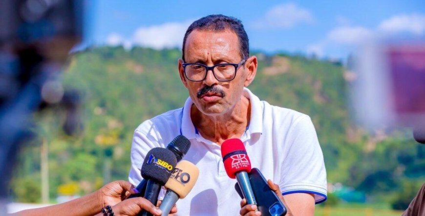 Rayon Sports yatandukanye burundu n’umutoza Afahmia Lotfi