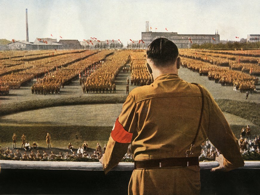 Ubushakashatsi bwerekanye ko Adolf Hitler yari afite imyanya ndangagitsina idashyitse