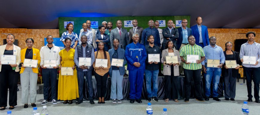 Urubyiruko Rushishikarizwa Gushyira mu Bikorwa Imishinga Rukiri ku Ntebe y’Ishuri