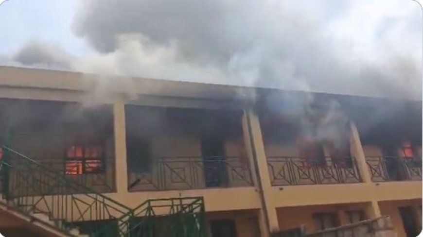 VIDEO: Inkongi yibasiye amacumbi y'abahungu muri Gihogwe Secondary School