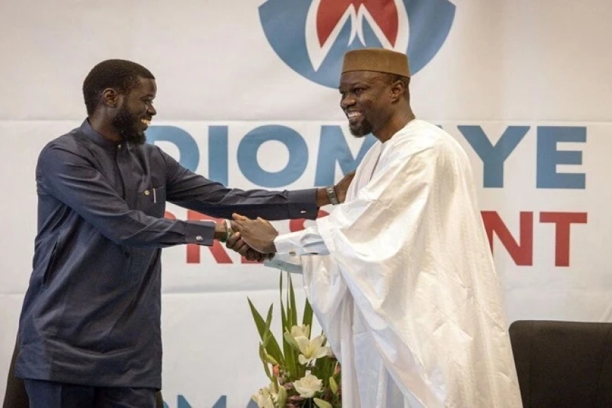 Intambara y'inshuti:Perezida wa Sénégal yirukanye Sonko wari Minisitiri w’Intebe anasesa Guverinoma